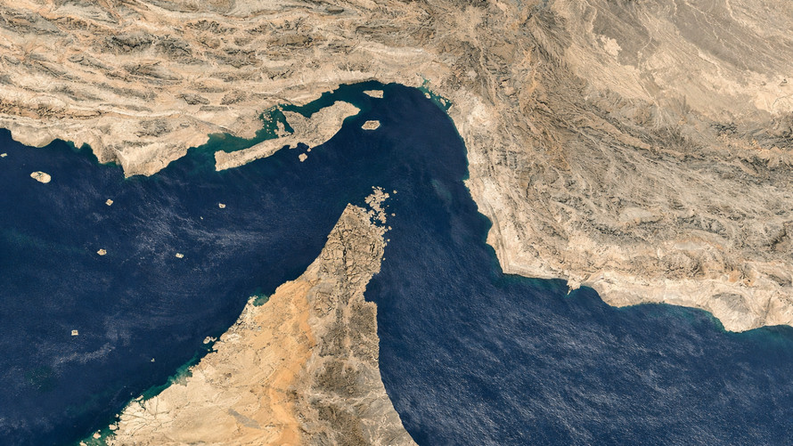 212 1776144503 strait hormuz traffic near standstill despite us iran ceasefire only 6264 6659